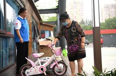 東直門舊物互換市集 循環經濟里的鄰里溫情